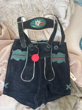 Embroidered Lederhosen